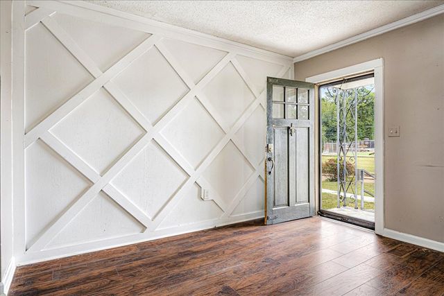 210 KINNEY AVE, Covington, TN 38019