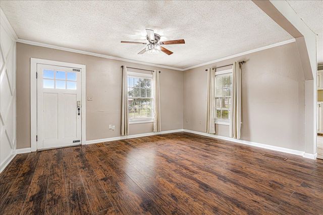 210 KINNEY AVE, Covington, TN 38019