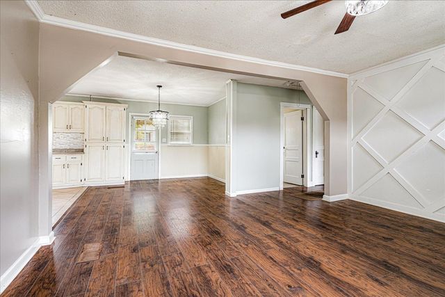 210 KINNEY AVE, Covington, TN 38019