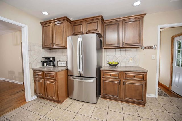 1635 E Elm Street, Springfield, MO 65802