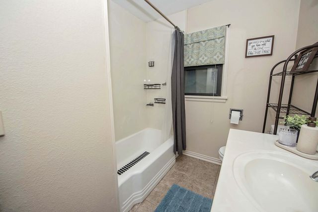1635 E Elm Street, Springfield, MO 65802