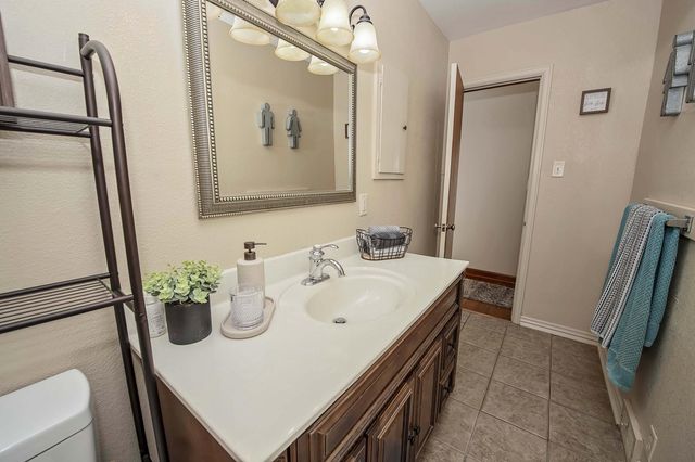1635 E Elm Street, Springfield, MO 65802