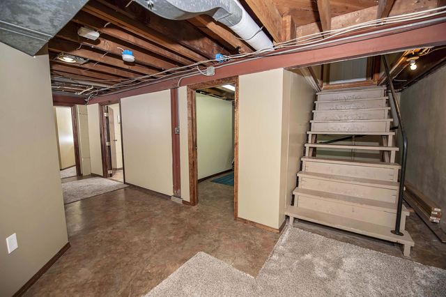 1635 E Elm Street, Springfield, MO 65802