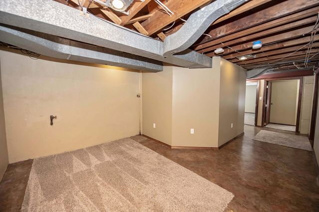 1635 E Elm Street, Springfield, MO 65802