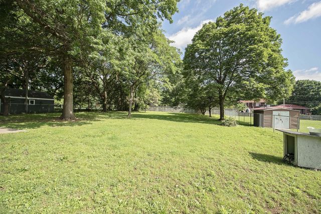 1635 E Elm Street, Springfield, MO 65802