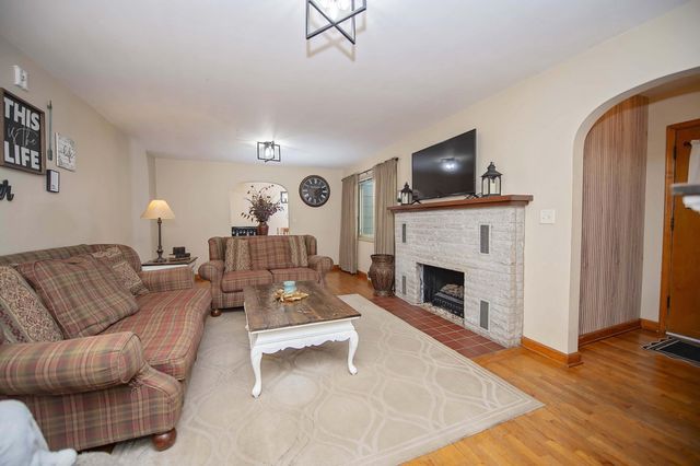 1635 E Elm Street, Springfield, MO 65802