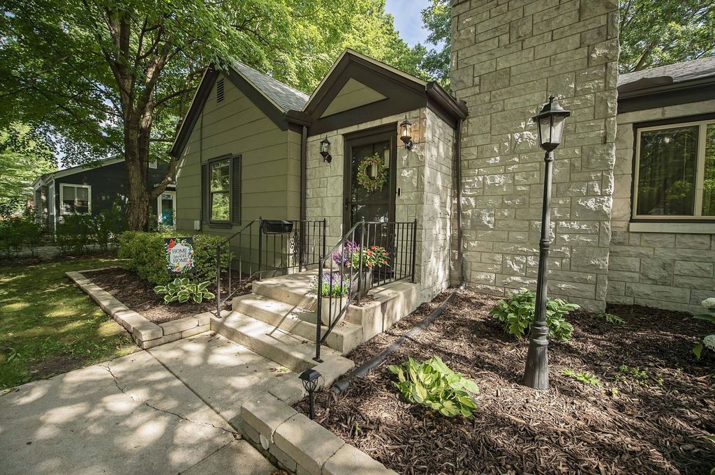 1635 E Elm Street, Springfield, MO 65802