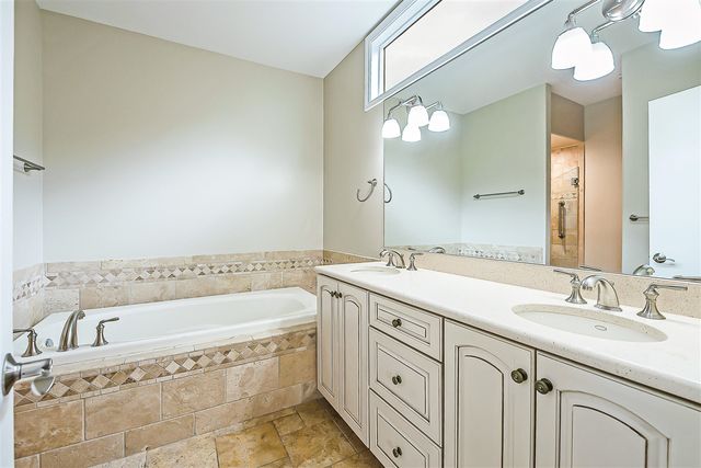 4644 E Sawgrass Drive, Ann Arbor, MI 48108