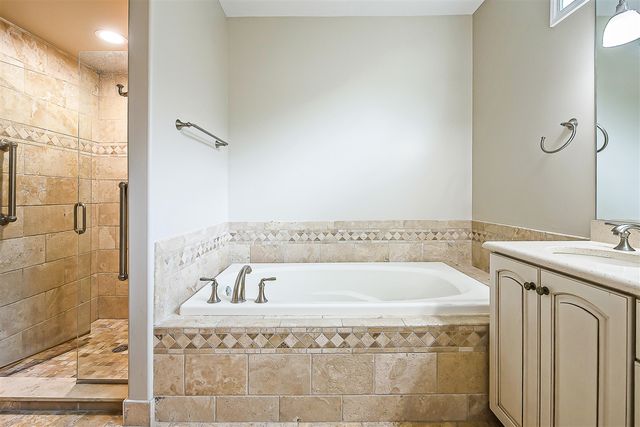 4644 E Sawgrass Drive, Ann Arbor, MI 48108