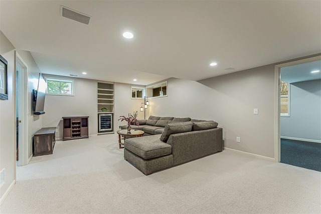 4644 E Sawgrass Drive, Ann Arbor, MI 48108