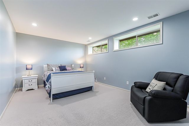 4644 E Sawgrass Drive, Ann Arbor, MI 48108