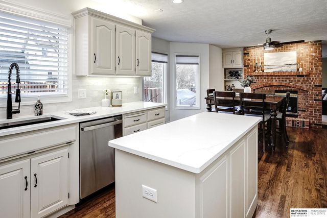 12930 Seward Street, Omaha, NE 68154