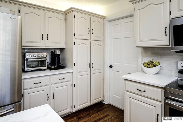 12930 Seward Street, Omaha, NE 68154