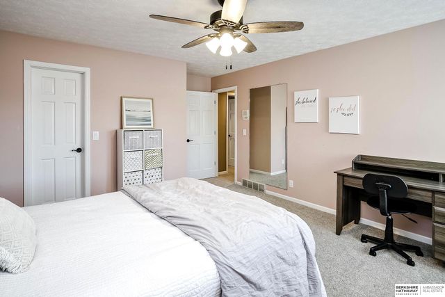 12930 Seward Street, Omaha, NE 68154