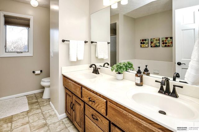 12930 Seward Street, Omaha, NE 68154