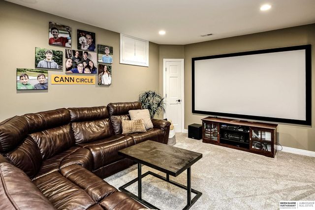 12930 Seward Street, Omaha, NE 68154