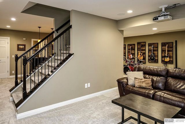 12930 Seward Street, Omaha, NE 68154