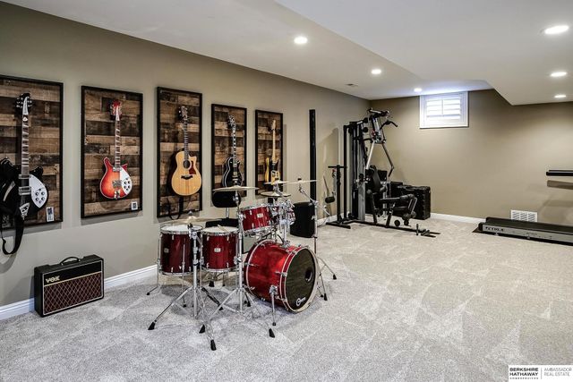 12930 Seward Street, Omaha, NE 68154