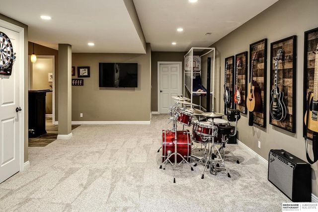 12930 Seward Street, Omaha, NE 68154