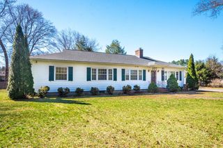 378 Lowell St, Andover, MA 01810