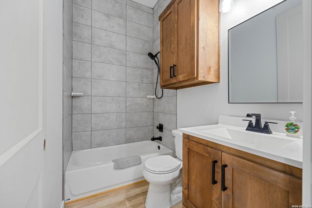 7915 County Road 203, Beeville, TX 78102