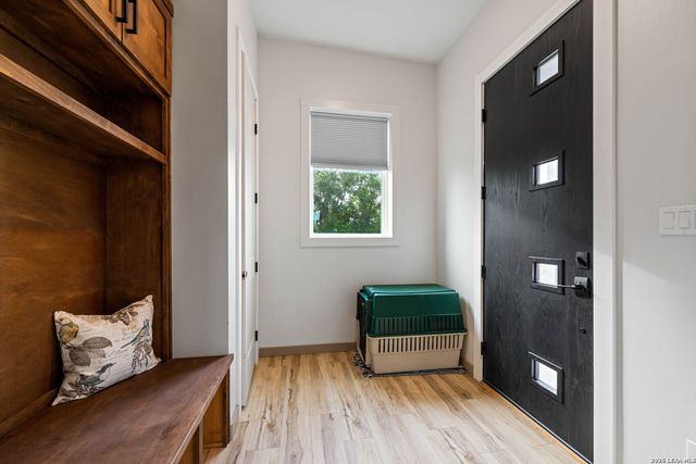 7915 County Road 203, Beeville, TX 78102