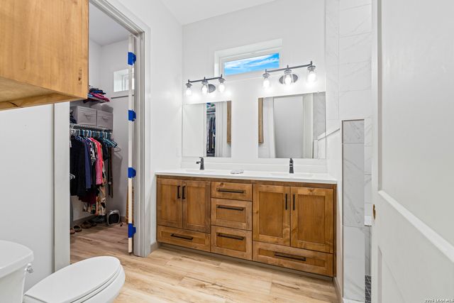 7915 County Road 203, Beeville, TX 78102