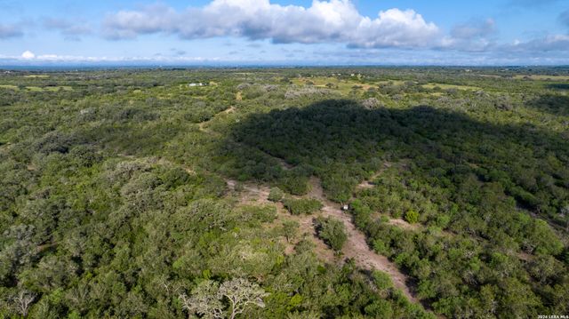 7915 County Road 203, Beeville, TX 78102