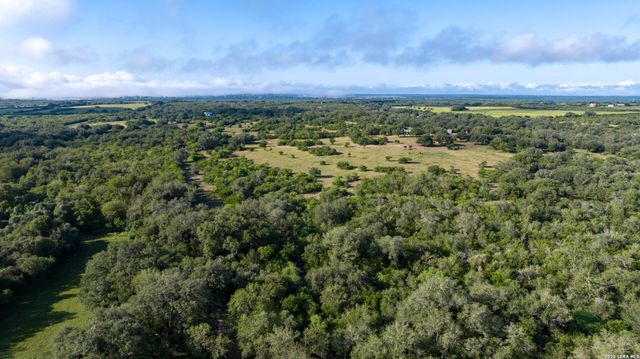 7915 County Road 203, Beeville, TX 78102