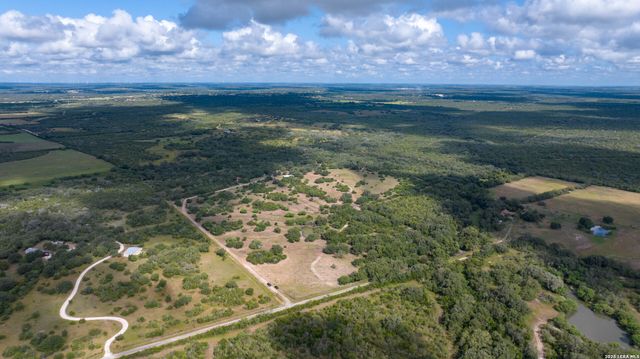 7915 County Road 203, Beeville, TX 78102