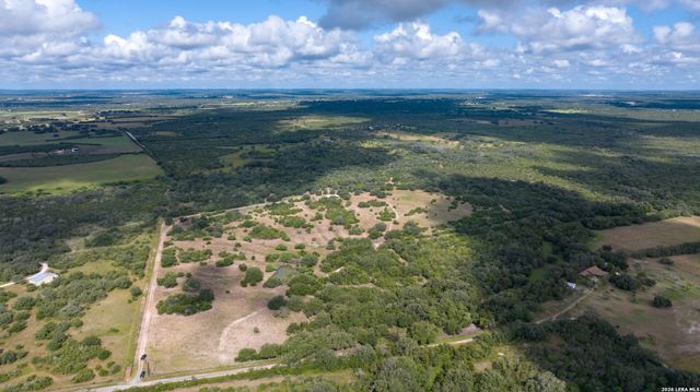 7915 County Road 203, Beeville, TX 78102