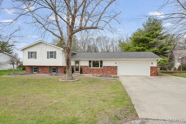 4 Frisse Court, Highland, IL 62249