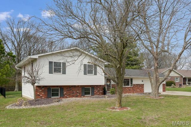 4 Frisse Court, Highland, IL 62249