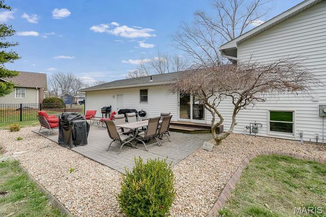 4 Frisse Court, Highland, IL 62249