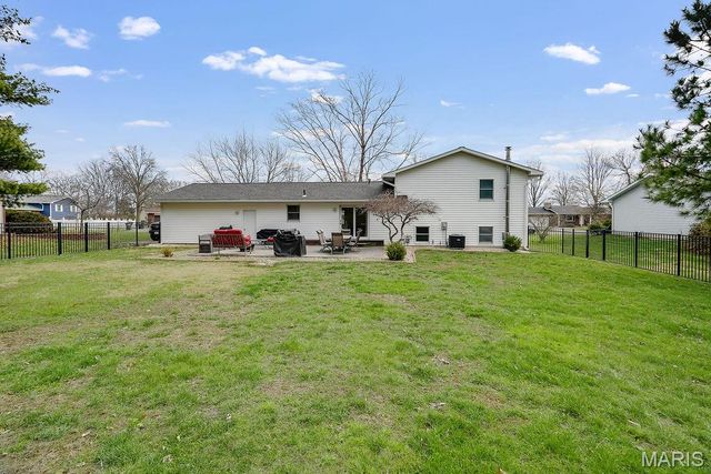 4 Frisse Court, Highland, IL 62249