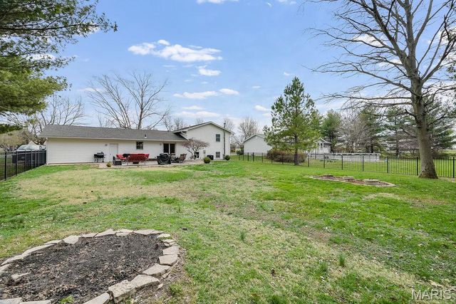 4 Frisse Court, Highland, IL 62249