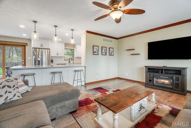 4 Frisse Court, Highland, IL 62249