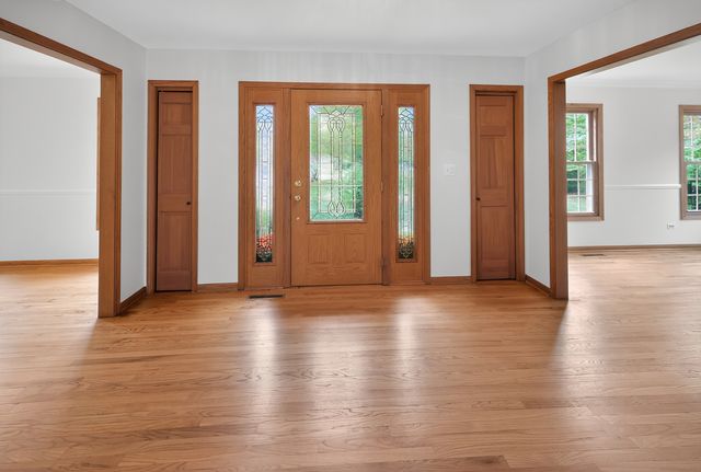 111 Stone Marsh Lane, Barrington, IL 60010