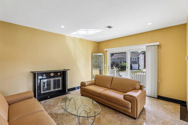 1218 Centre Street, Hewlett, NY 11557