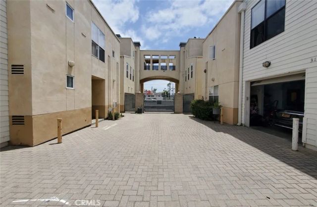 8021 S VERMONT Avenue 24, Los Angeles, CA 90044