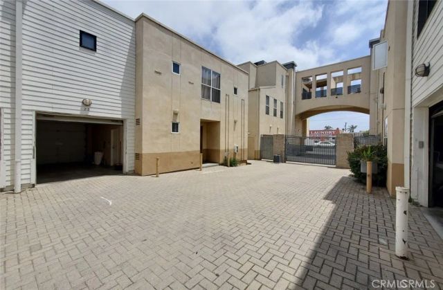 8021 S VERMONT Avenue 24, Los Angeles, CA 90044