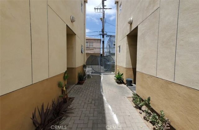 8021 S VERMONT Avenue 24, Los Angeles, CA 90044