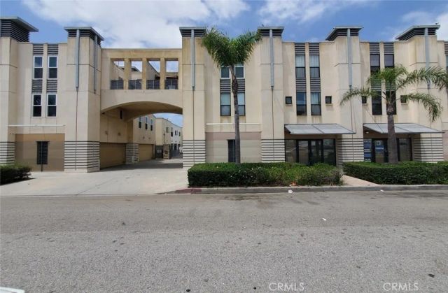 8021 S VERMONT Avenue 24, Los Angeles, CA 90044