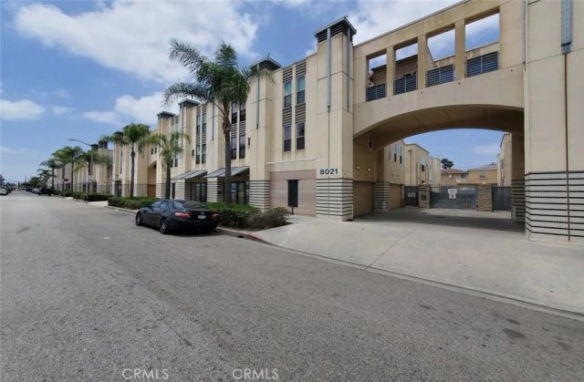 8021 S VERMONT Avenue 24, Los Angeles, CA 90044