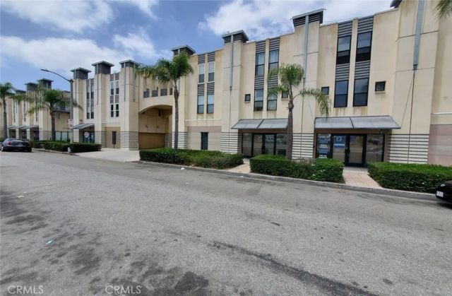 8021 S VERMONT Avenue 24, Los Angeles, CA 90044