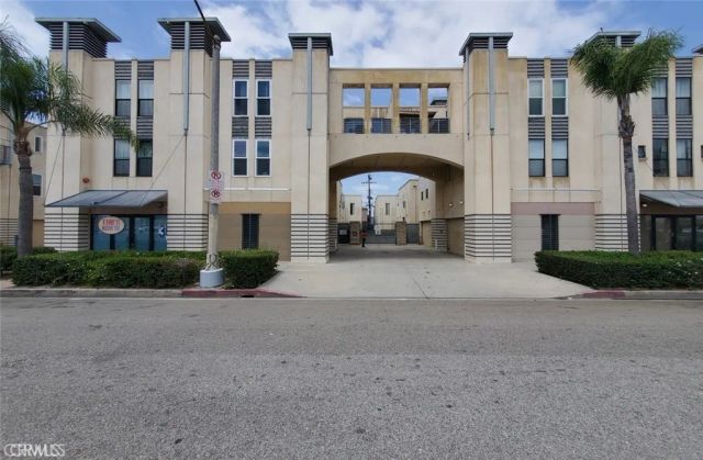 8021 S VERMONT Avenue 24, Los Angeles, CA 90044