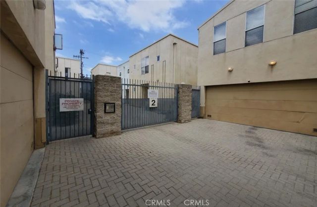 8021 S VERMONT Avenue 24, Los Angeles, CA 90044