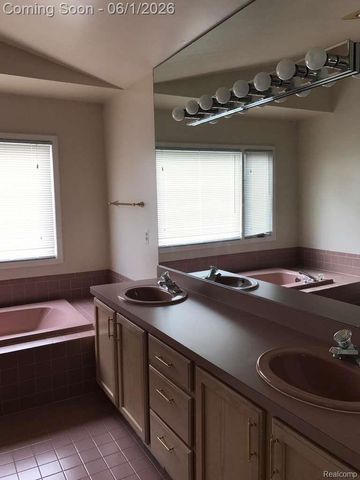7782 Watford Drive, West Bloomfield Charter Township, MI 48322