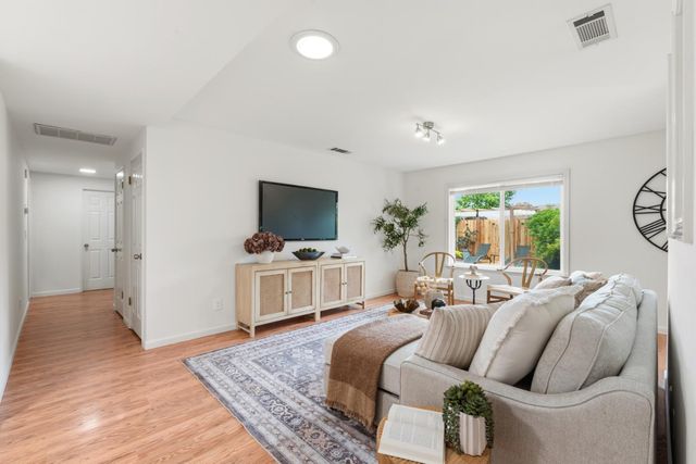 3405 Meadow Way, Rocklin, CA 95677