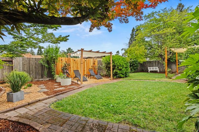 3405 Meadow Way, Rocklin, CA 95677